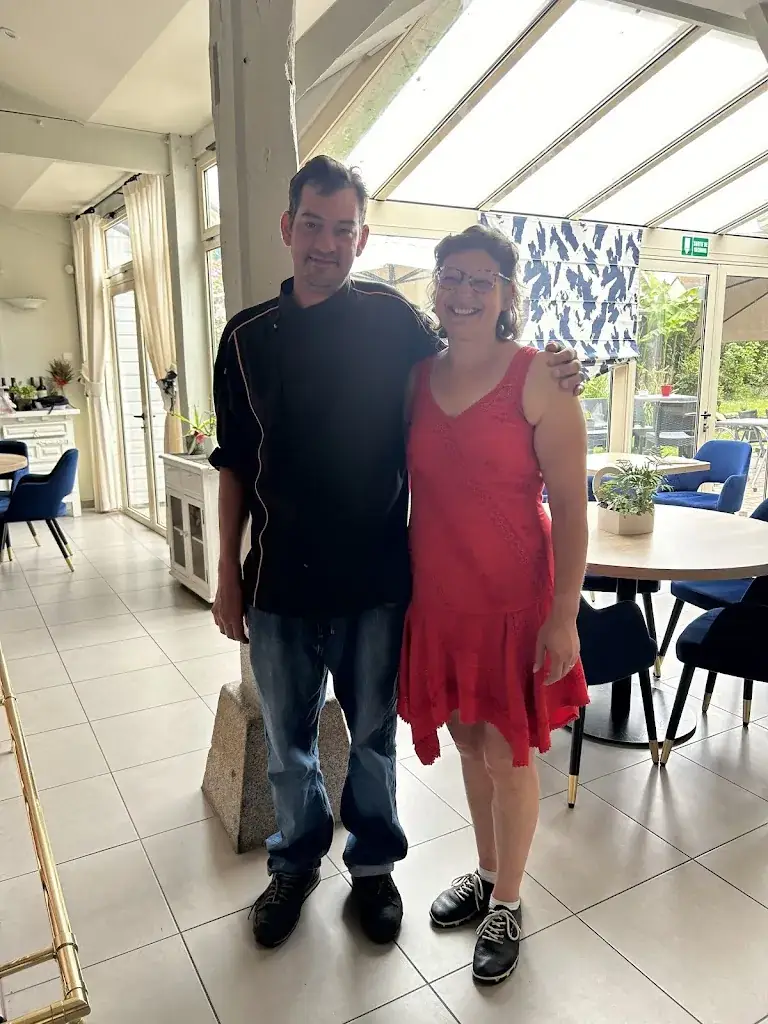 Penny Burghart_Hostel La Source_Saint-Cyr-du-Bailleul_review