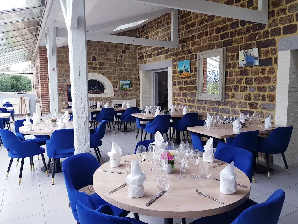 Hostel La Source_Saint-Cyr-du-Bailleul_slider_image_1