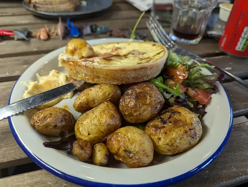 Justin Meighan_Maison Montagu_Avranches_review