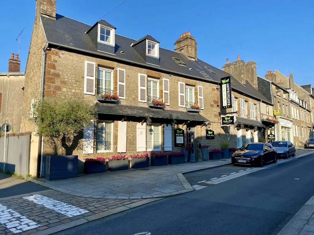 anon ymous_Logis Hôtel de la Croix d'Or_Avranches_review