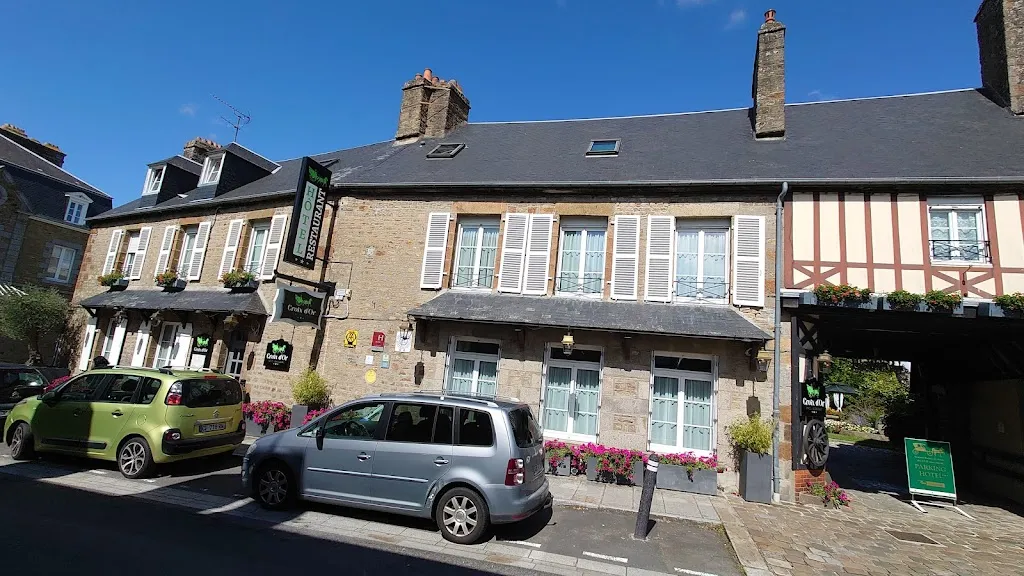 Fred Pickering_Logis Hôtel de la Croix d'Or_Avranches_review