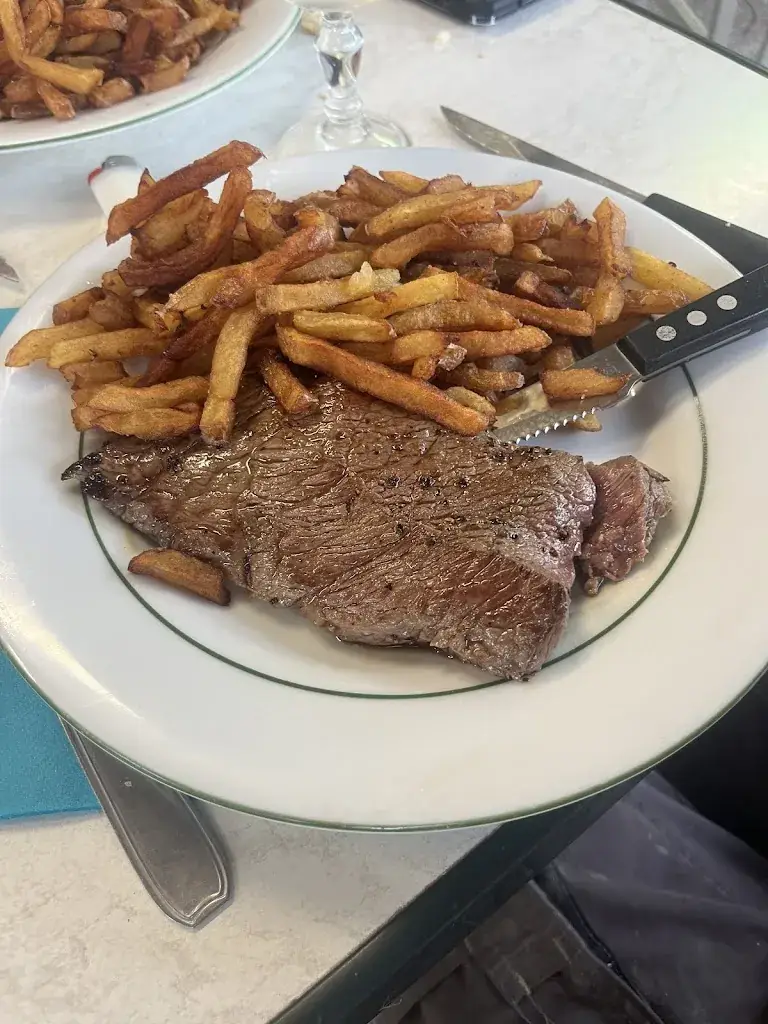 Baptiste Guerniou_La Chaumiere Willy's Bar_Génissieux_review