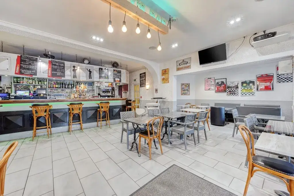 La Chaumiere Willy's Bar restaurant in Génissieux