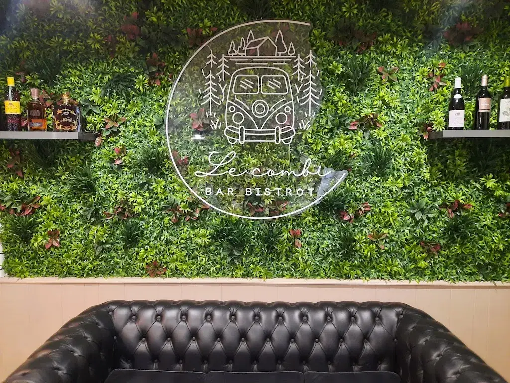 Le Combi Bar Bistrot_Avranches_slider_image_2