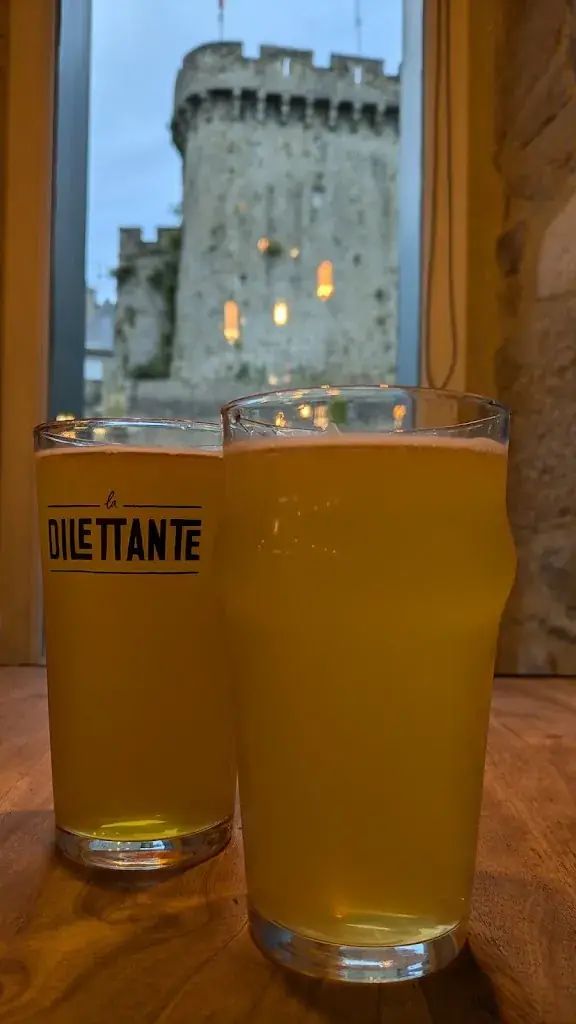 L._Place to beer_Avranches_review