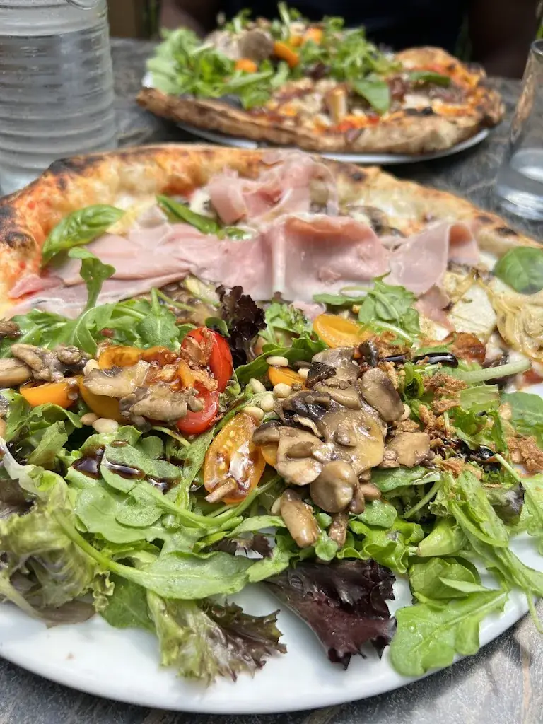 Parija Sharma_Mama Mika_Gilly-sur-Isère_review