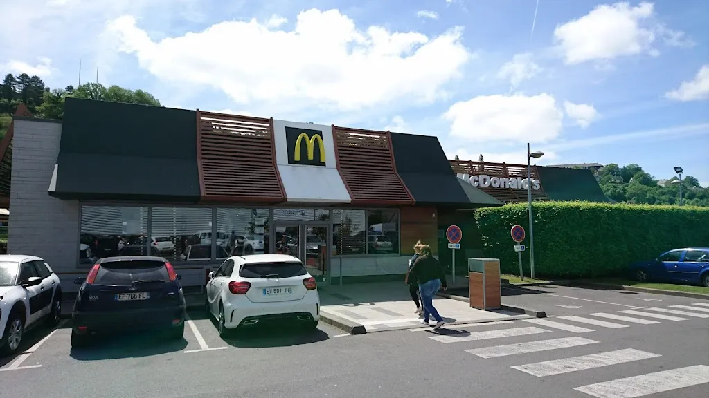 Kav_McDonald's_Avranches_review