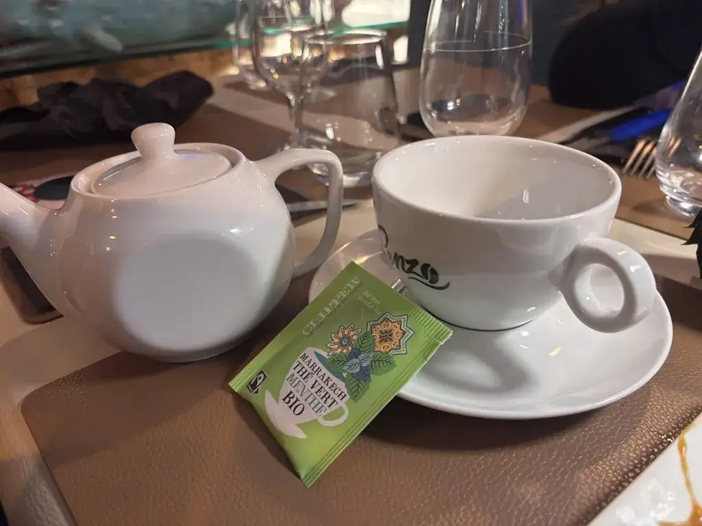 yuval v_Chez Wiwi_Avranches_review