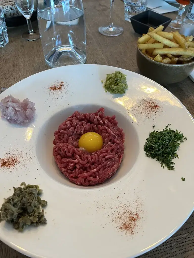 Bernd Burgstahler_La Potiniere_Barneville-Carteret_review