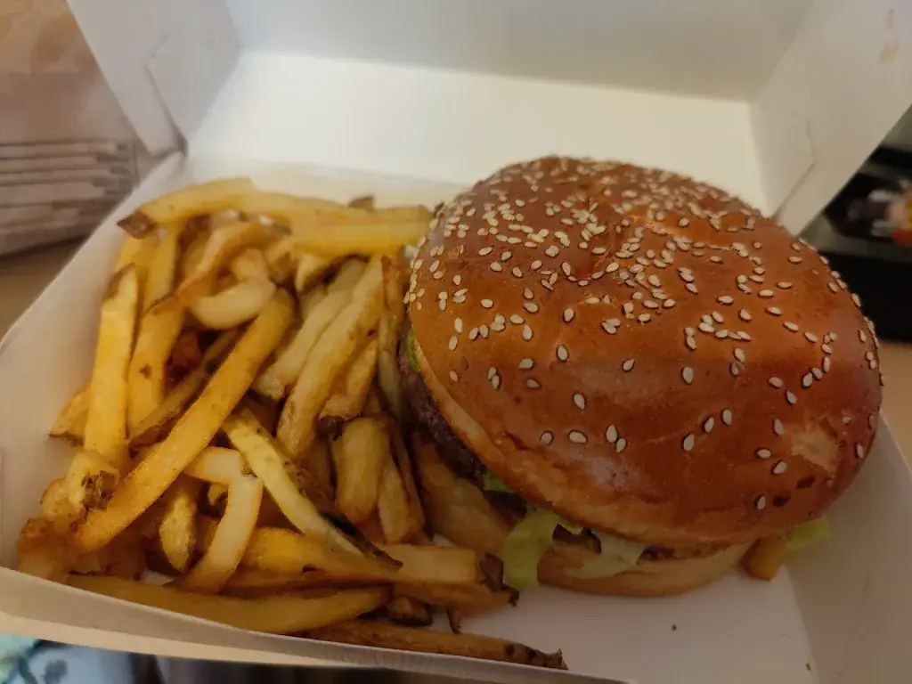 Adrian Szwaja_L'EN BAR QUAI_Barneville-Carteret_review