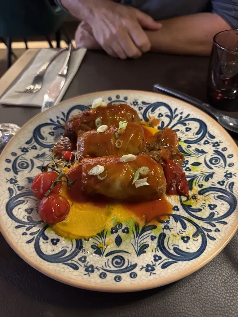 Kelvin Lau_SISTERS_Frangy_review