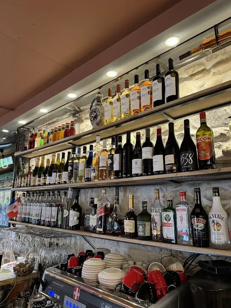 SISTERS restaurant in Frangy