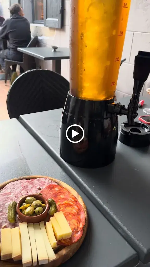 SISTERS_Frangy_slider_image_2