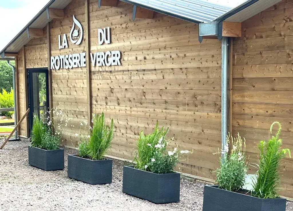 Verger de Roncheville/parc animalier Minigolf/rôtisserie du verger restaurant in Bavent