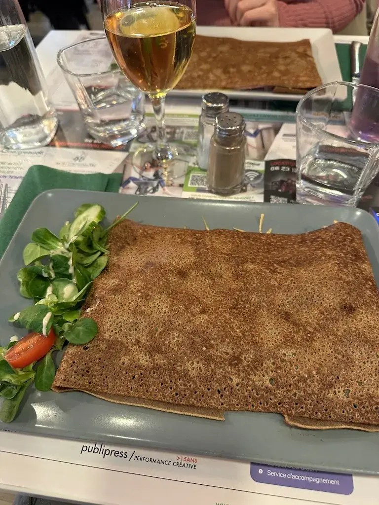 Pool_Le Sarrasin_Barentin_review