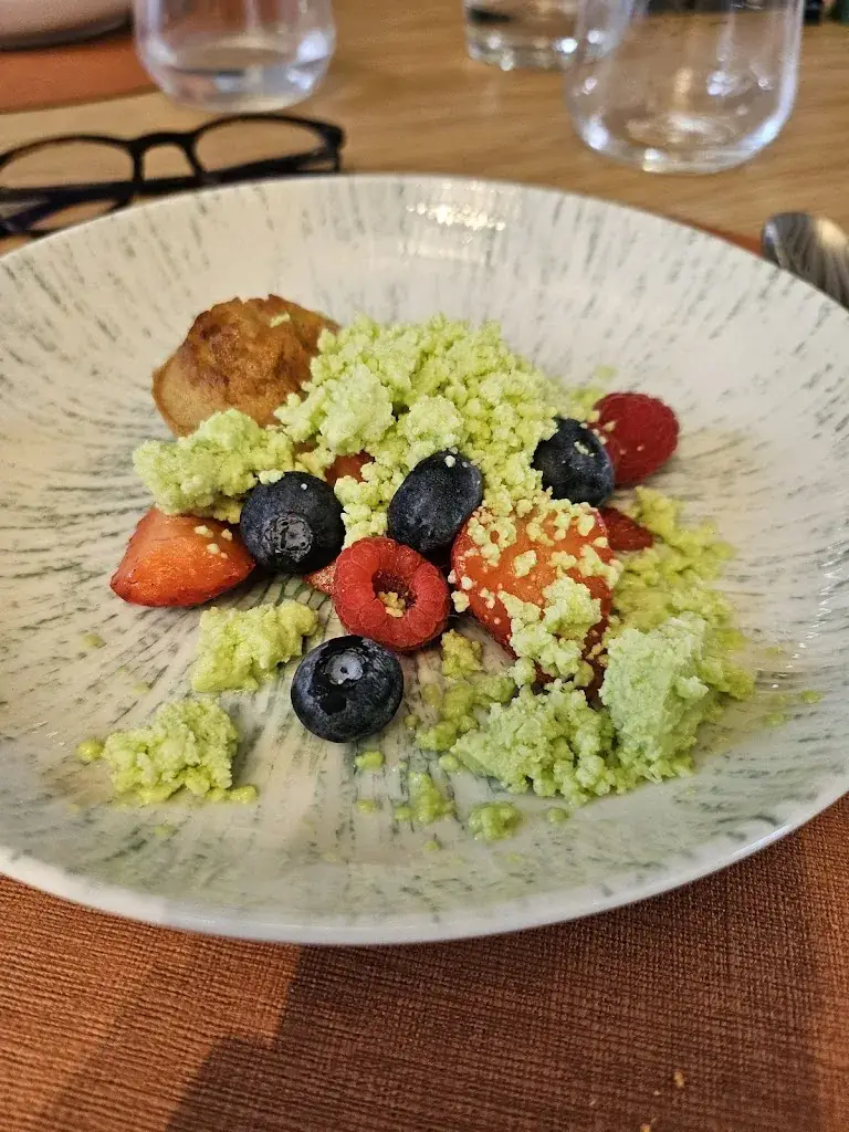 Natasha Royall_Auberge du Château de Clermont_Clermont_review