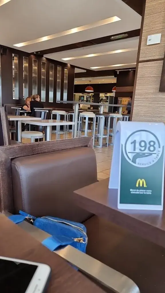 Mario Lipcik_McDonald's_Barentin_review