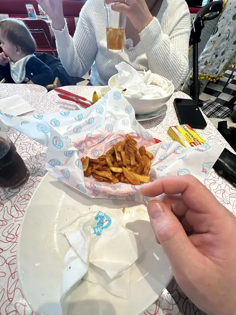 Jef Postmus_Holly's Diner_Barentin_review