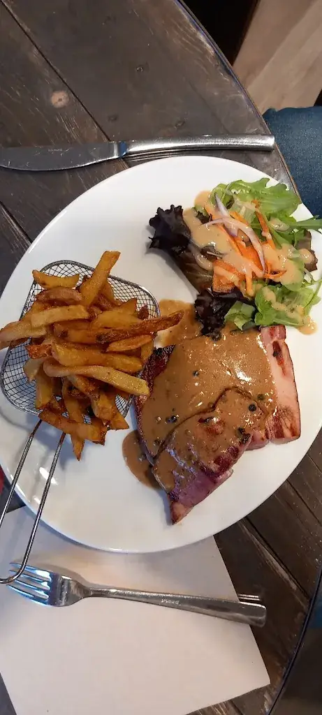 PLEIGNET ETIENNE_Restaurant Mala Neva_Hague_review