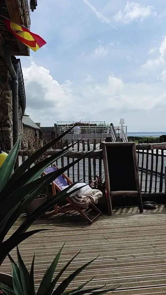 Restaurant La Cabane des Tamarins_Hague_slider_image_2