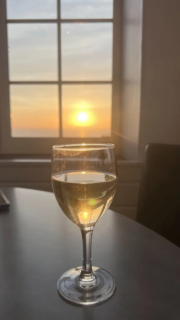 Guido Kerzmann_Auberge des Grottes_Hague_review