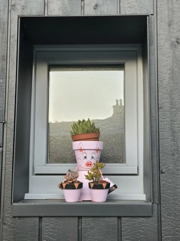 M-A G_Le Ti Poui_Hague_review