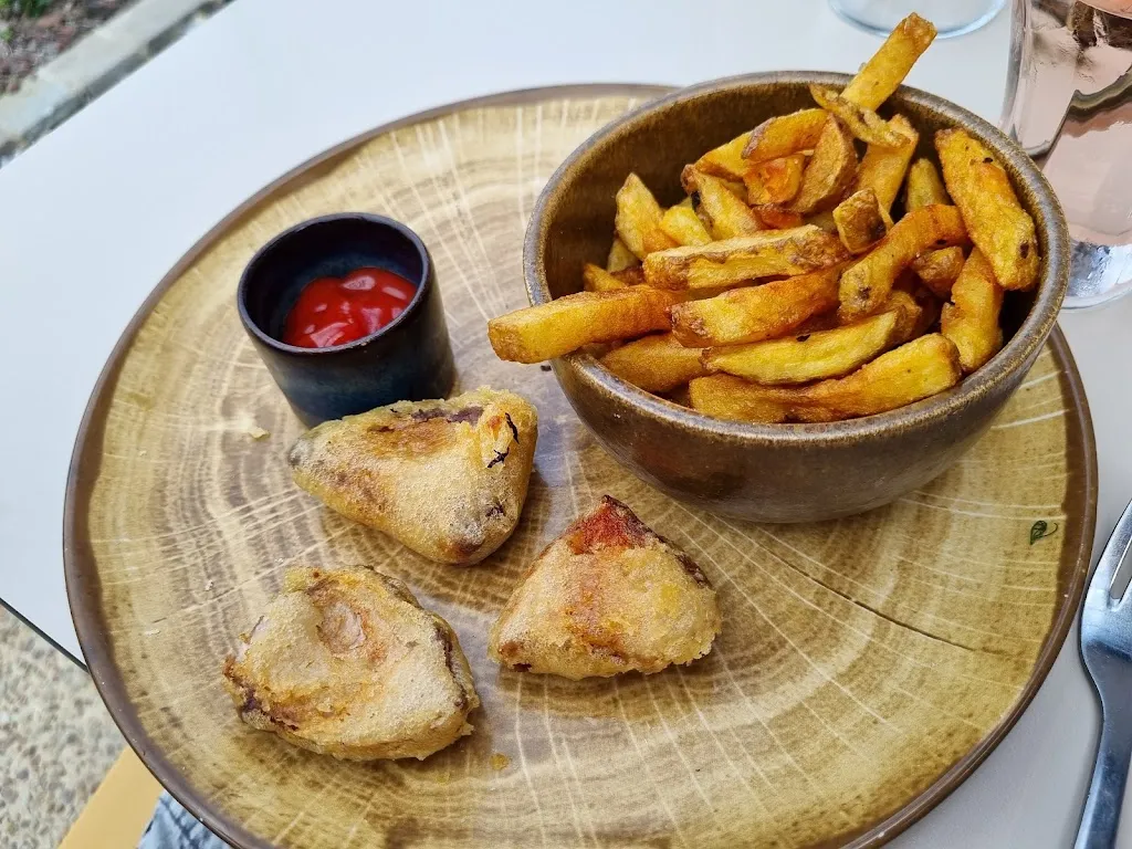 Le Ti Poui_Hague_slider_image_3