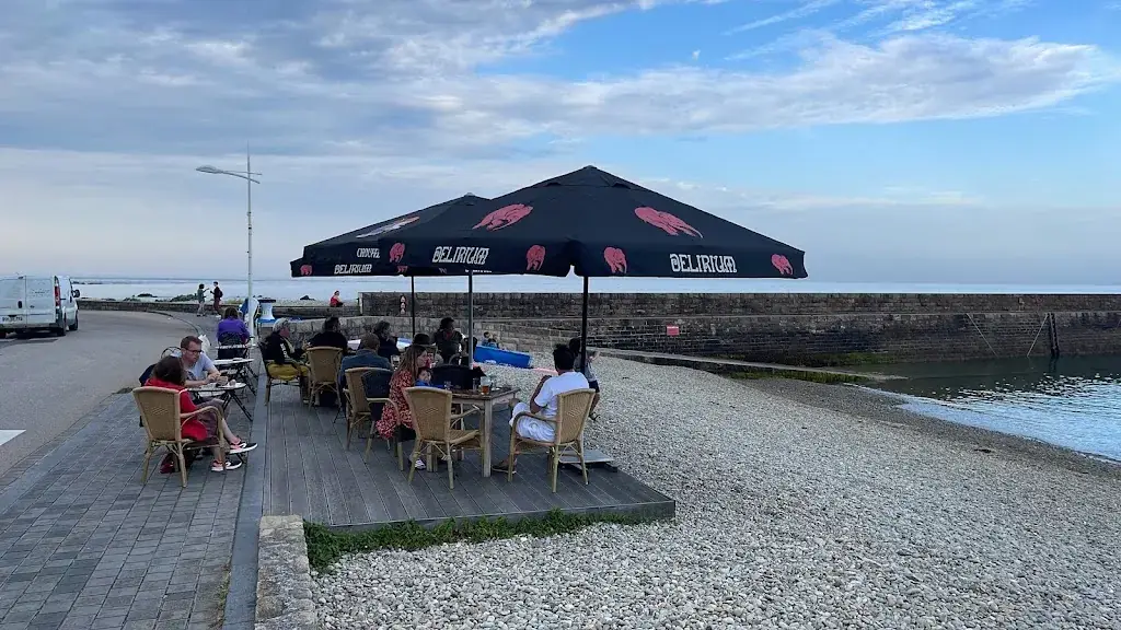 Olivier Carissimo_Café du port_Hague_review