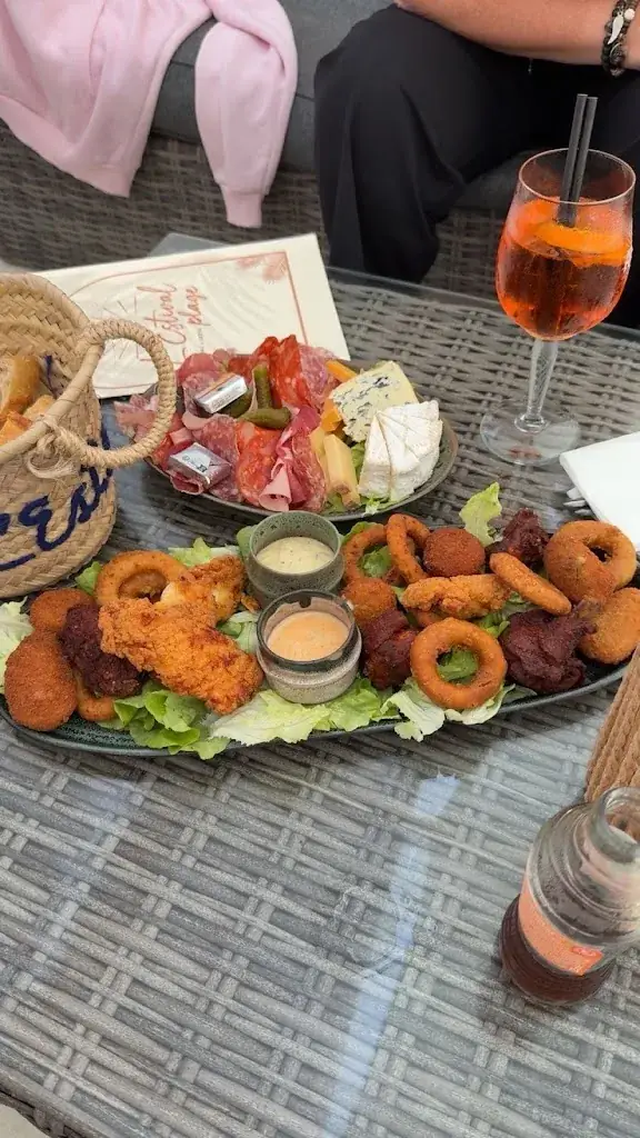 Amandine Laudrel_L'Estival | Restaurant Festif - Bar à Cocktails_Belbeuf_review