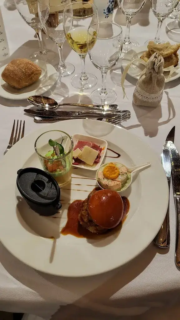 Alexandre Pigeon_La Calèche_Beaumont-le-Roger_review