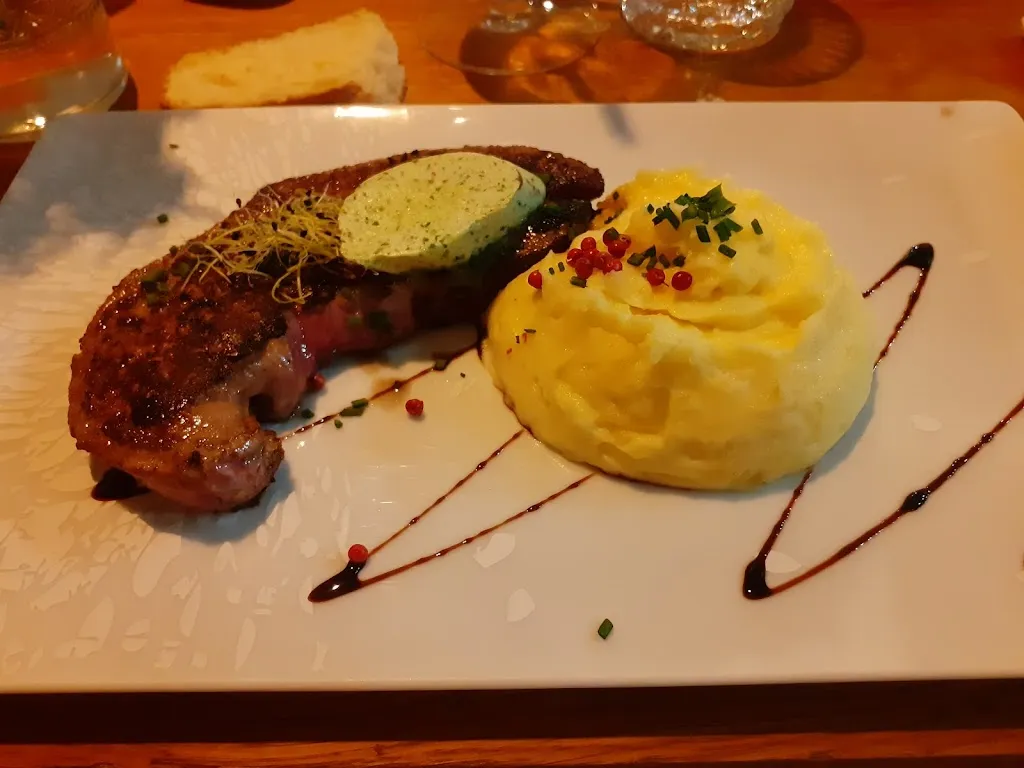 L'Authentique_Beaumont-le-Roger_slider_image_2