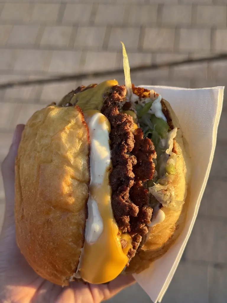 Mashle - Burgers Beaumont_Beaumont-le-Roger_slider_image_3