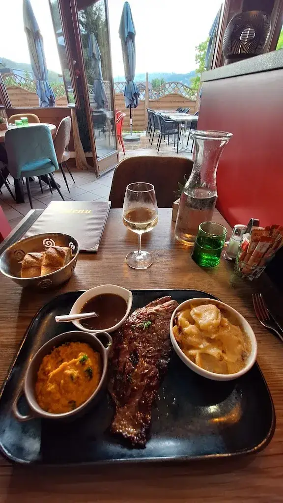 Restaurant Ô 100 Dessus Dessous_Musièges_slider_image_3