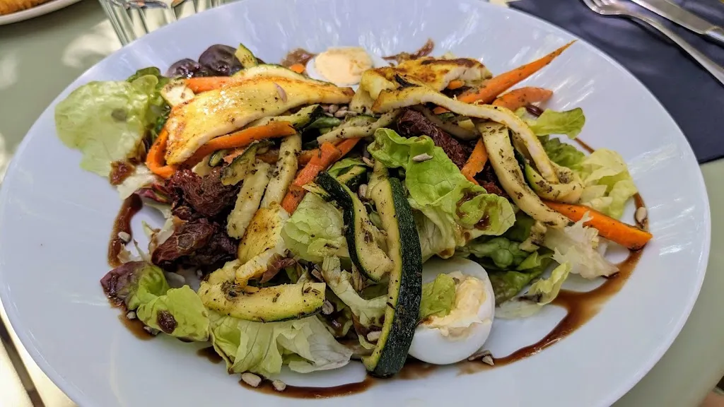 Olivia Lau_Le Moulin de la Galette_Bayeux_review