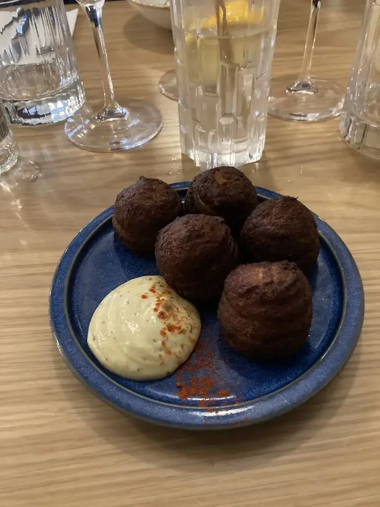 William Boreland_Bonbonne_Bayeux_review