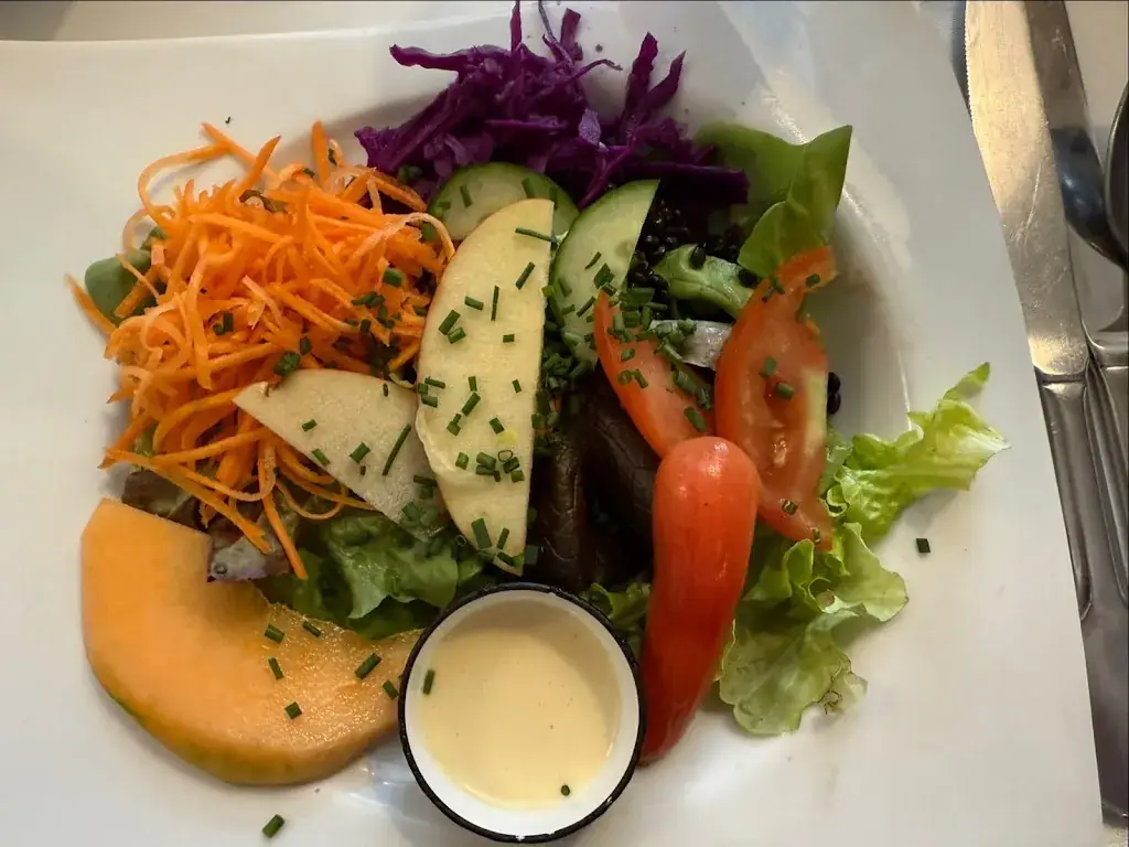 Sabine Munshi_Le Pommier_Bayeux_review