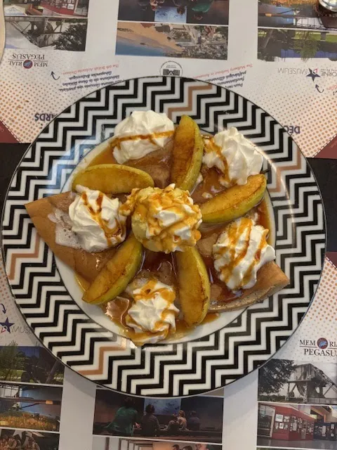 Ralph Berry_L’Insolite_Bayeux_review