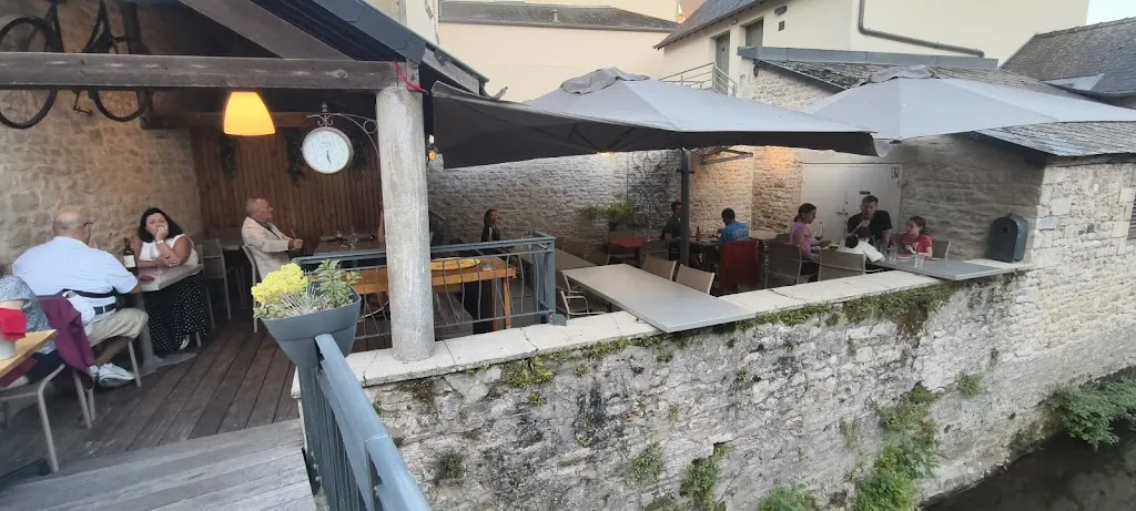 O G_Le Volet Qui Penche_Bayeux_review