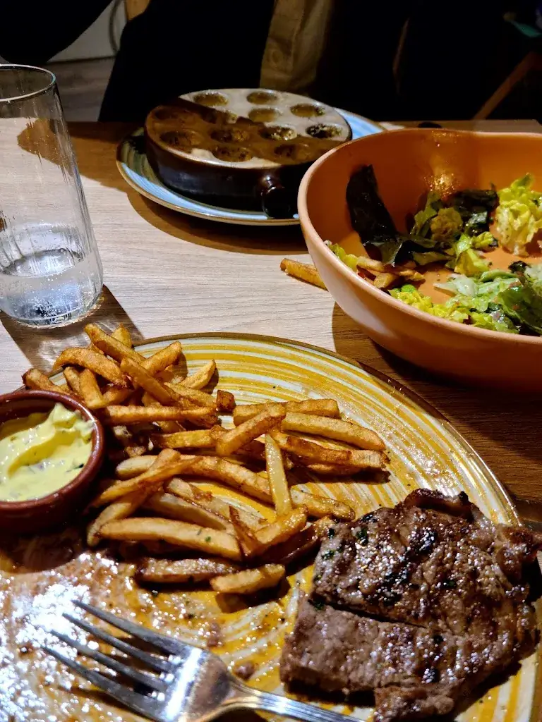 can can_Le Drakkar_Bayeux_review