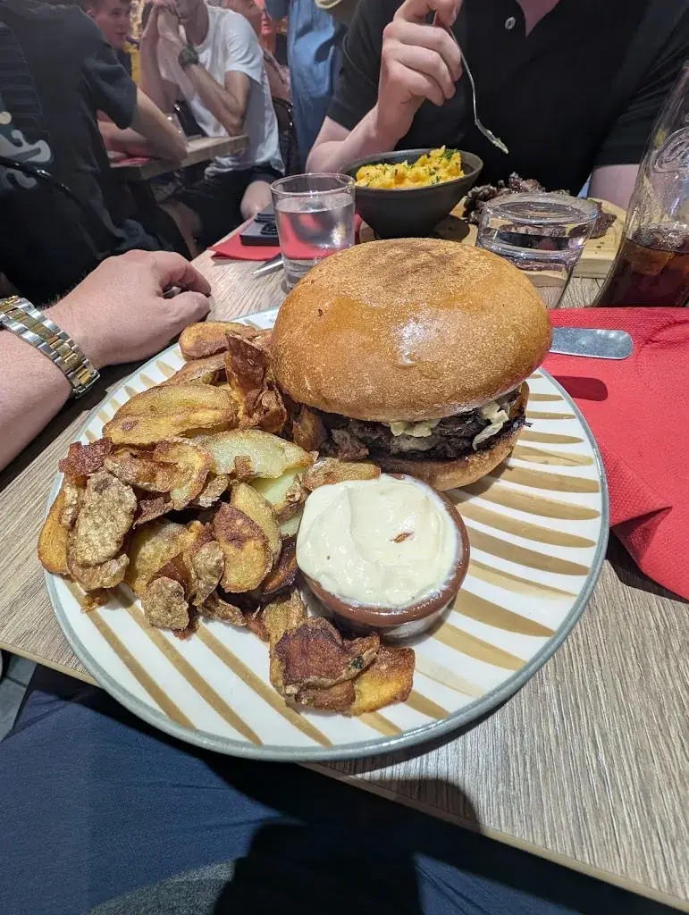 W B_Oh La La !!_Bayeux_review