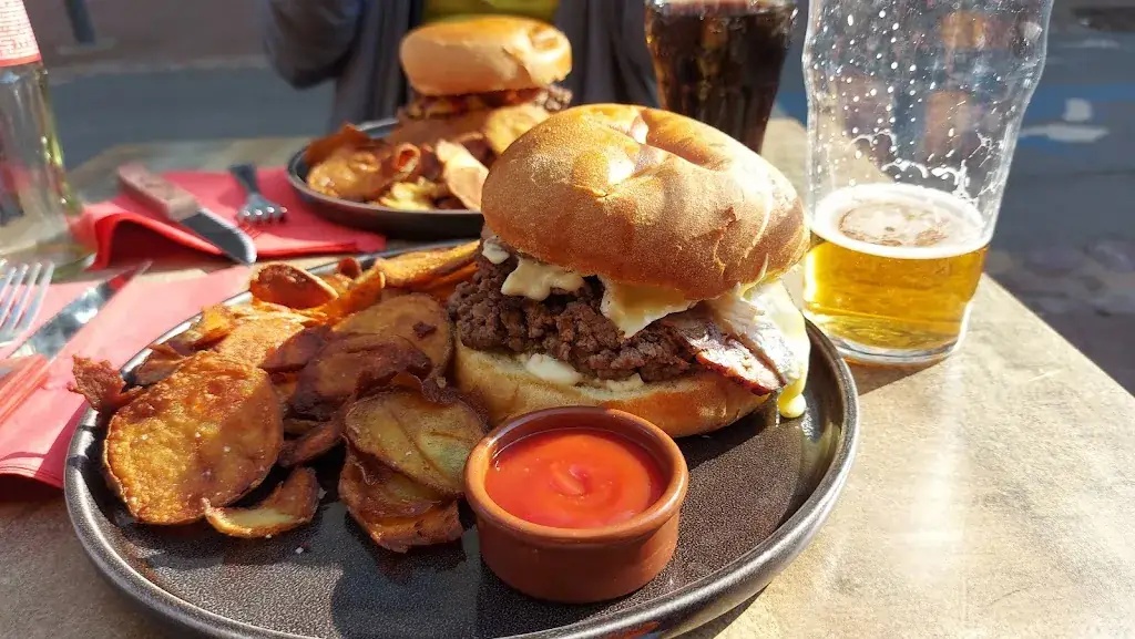 Oh La La !!_Bayeux_slider_image_3