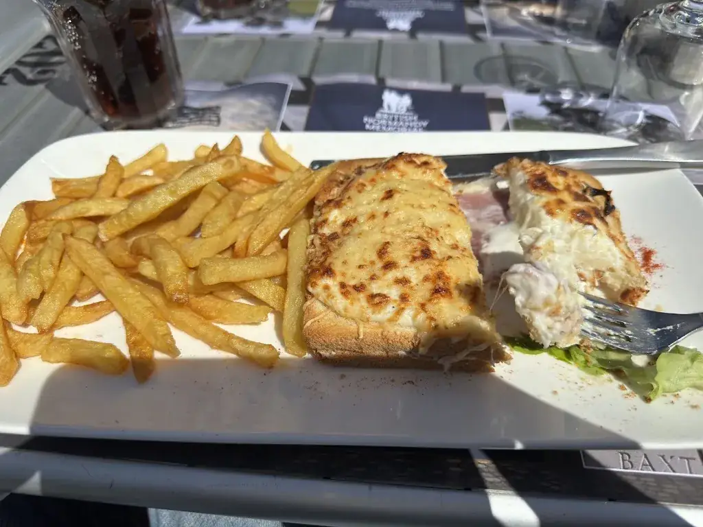 Derek S._Les 3 Planeurs - restauration en continu_Bénouville_review