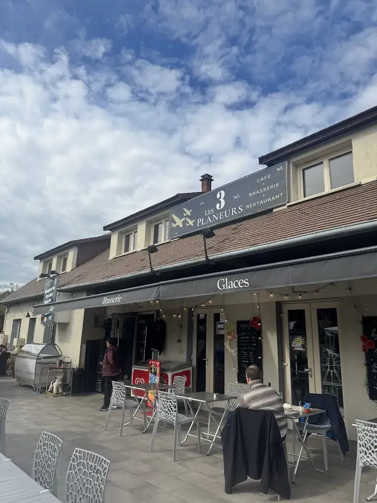 Les 3 Planeurs - restauration en continu_Bénouville_slider_image_3