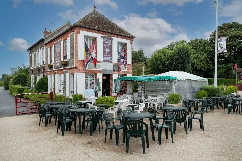 Café Gondrée restaurant in Bénouville