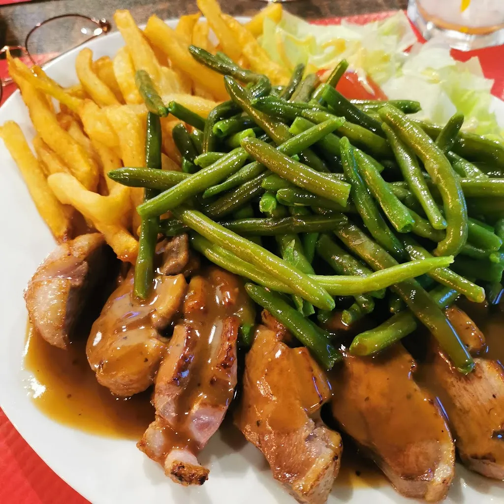 Sophie Chlmt_Bar Restaurant L'Evénementiel_14370_recensione