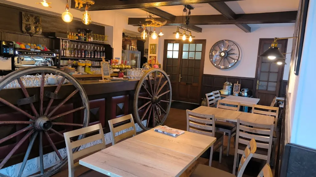 Jardin De Gannat Restaurant in Gannat