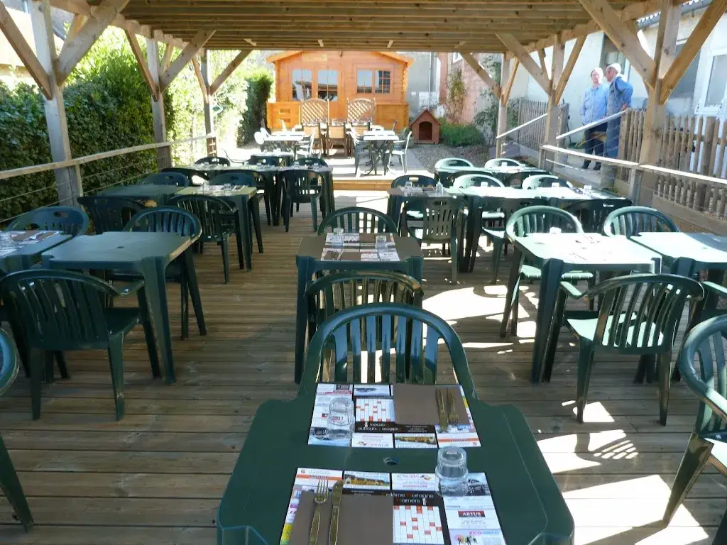 Logis Hôtel Restaurant L'Escale restaurant in Bellême