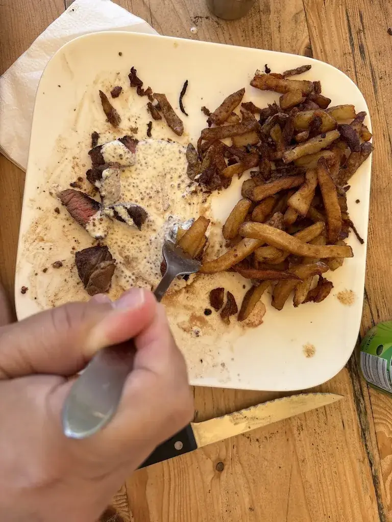 Dan Reilly_Le Free Caribou_Bernières-sur-Mer_review