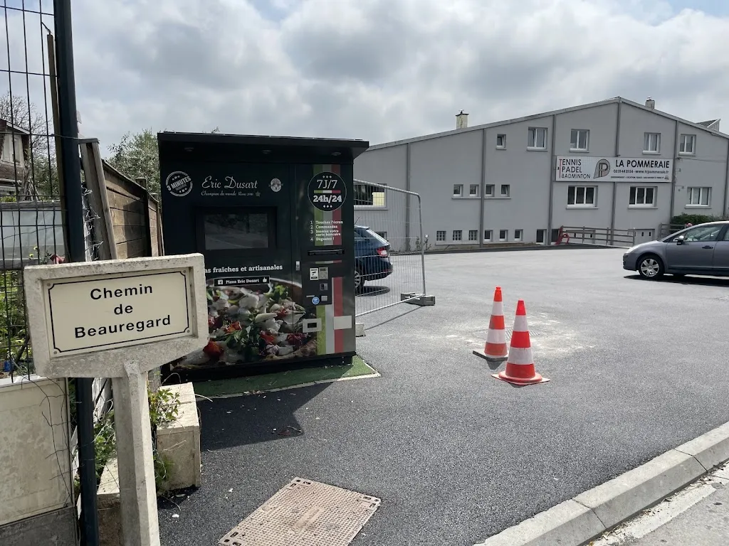 Eric Dusart distributeur de pizzas restaurant à Biéville-Beuville