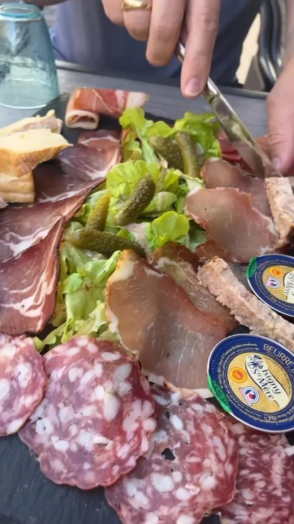 Marta Piosik_Le Comptoir des Halles_Bernay_review